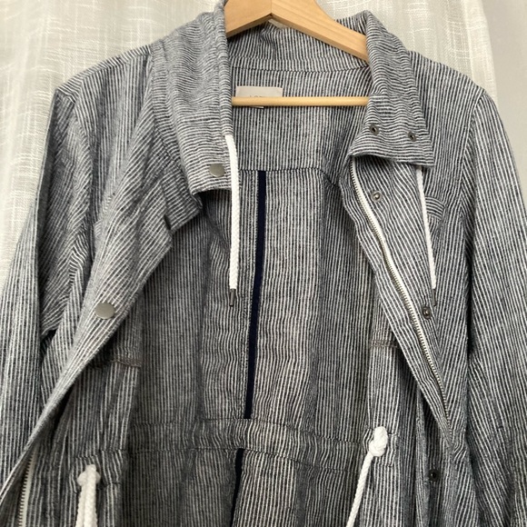 Loft Jacket - Picture 5 of 6